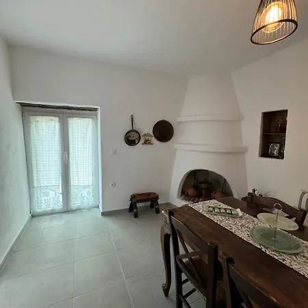 Sykano Espace, Island Skyros