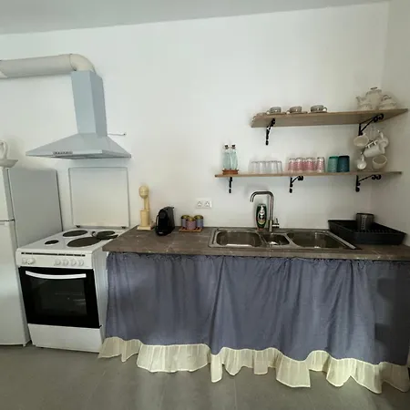 Sykano Espace, Island Skyros