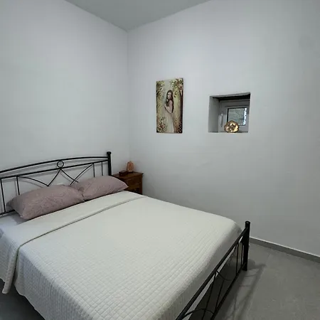 Sykano Espace, Island Skyros