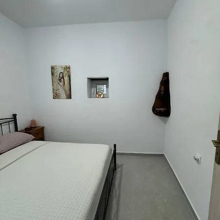 Sykano Espace, Island Skyros